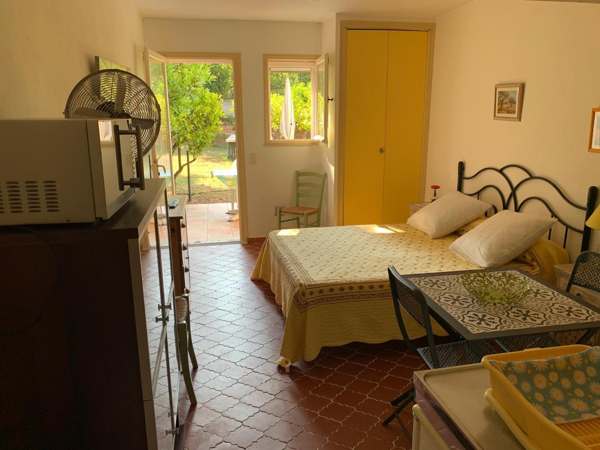 Les Oliviers Appartement Grimaud Buitenkant foto